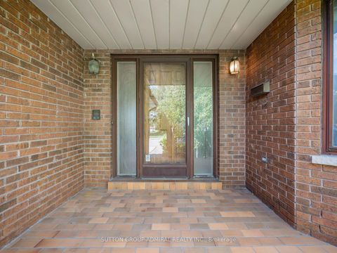 Photo 2 at 150 Maybourne Avenue, Birchmount, Toronto