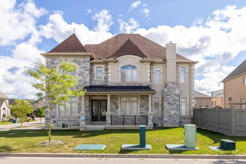 Photo 1 at 33 Conger Street, Maple, Vaughan