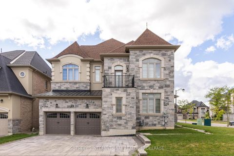 Photo 2 at 33 Conger Street, Maple, Vaughan