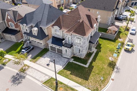 Photo 3 at 33 Conger Street, Maple, Vaughan