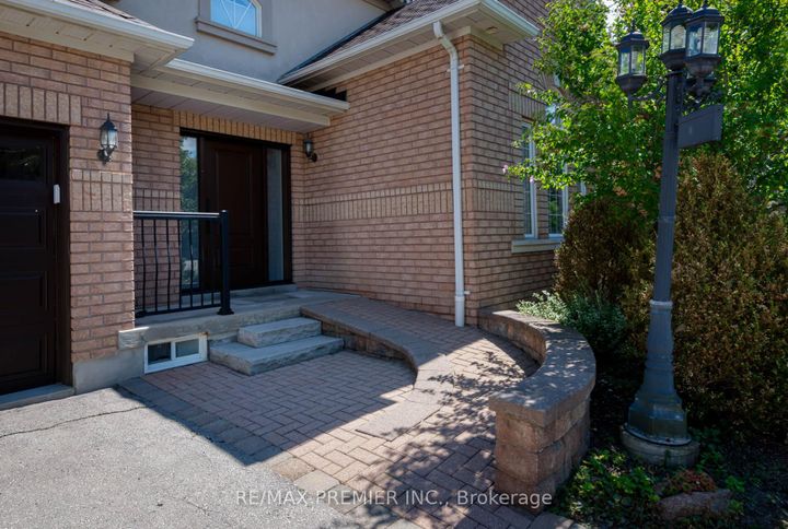 Photo 1 at 36 Toulon Crescent, Vellore Village, Vaughan