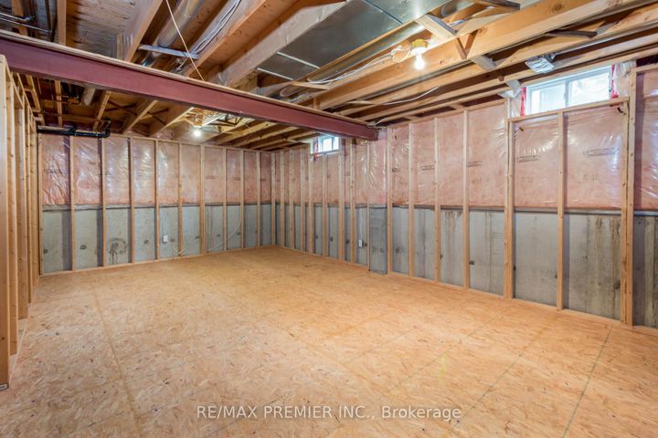 Photo 22 at 36 Toulon Crescent, Vellore Village, Vaughan