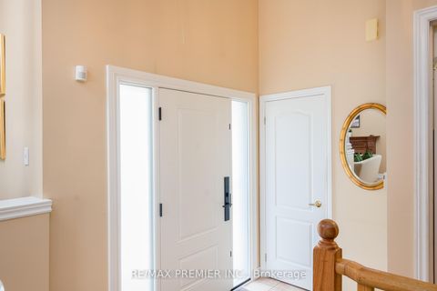 Photo 2 at 36 Toulon Crescent, Vellore Village, Vaughan