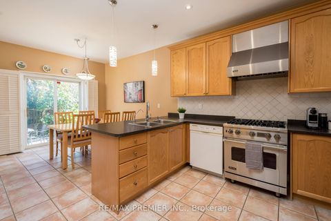 Photo 9 at 36 Toulon Crescent, Vellore Village, Vaughan
