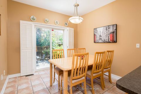 Photo 14 at 36 Toulon Crescent, Vellore Village, Vaughan