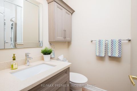 Photo 15 at 36 Toulon Crescent, Vellore Village, Vaughan