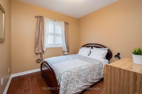 Photo 21 at 36 Toulon Crescent, Vellore Village, Vaughan