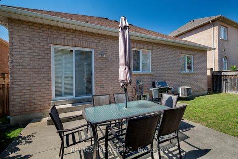 Photo 28 at 36 Toulon Crescent, Vellore Village, Vaughan