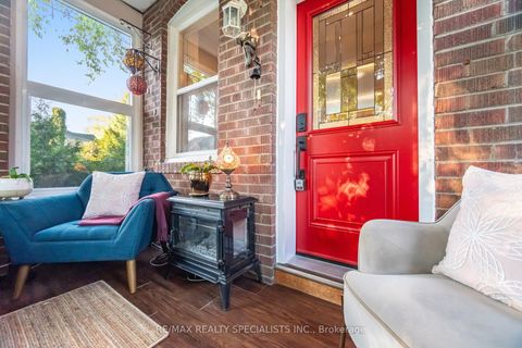 Photo 2 at 7 Twenty Ninth Street, Long Branch, Toronto