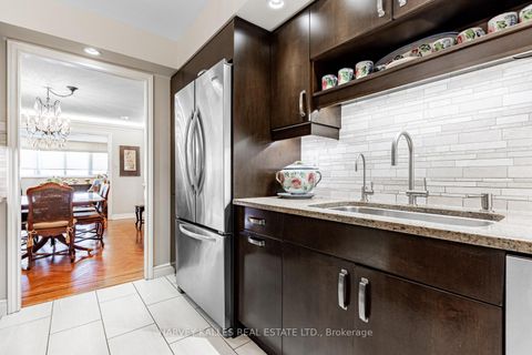 Photo 12 at 906 - 65 Spring Garden Avenue, Willowdale East, Toronto