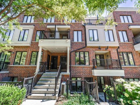 Photo 1 at 32 - 120 Twenty Fourth Street, Long Branch, Toronto