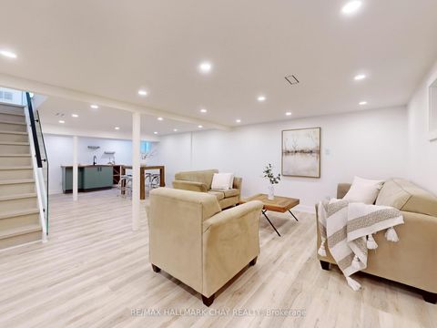Photo 13 at 3 Davidson Road, Aurora Highlands, Aurora