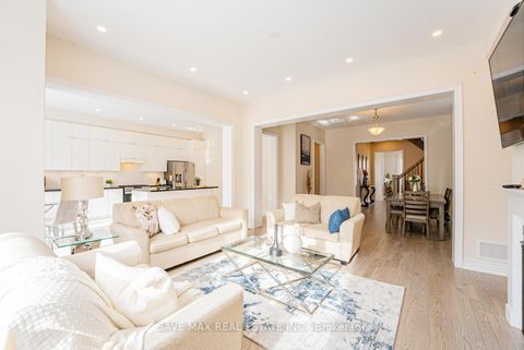 Photo 14 at 3328 Post Road, GO Glenorchy, Oakville