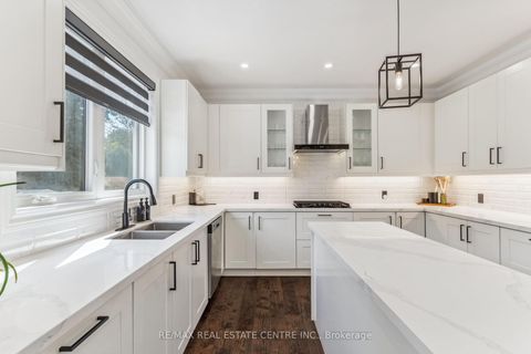 Photo 12 at 2032 Rebecca Street, BR Bronte, Oakville