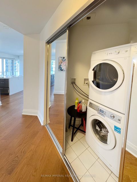 Photo 23 at 1910 - 1080 Bay Street, Bay Street Corridor, Toronto Photo 23 at 1910 - 1080 Bay Street, Bay Street Corridor, Toronto