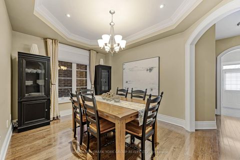 Photo 2 at 8 - 484 Worthington Avenue, Oak Ridges Lake Wilcox, Richmond Hill