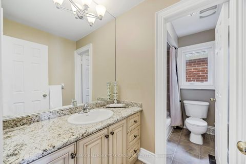 Photo 12 at 8 - 484 Worthington Avenue, Oak Ridges Lake Wilcox, Richmond Hill