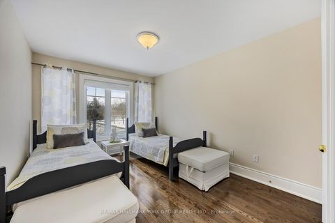 Photo 13 at 8 - 484 Worthington Avenue, Oak Ridges Lake Wilcox, Richmond Hill