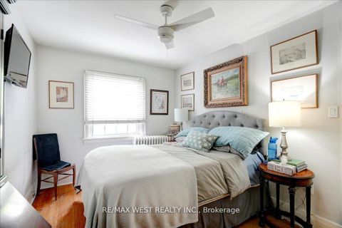 Photo 10 at 30 Glendale Avenue, Swansea, Toronto