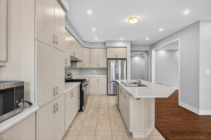 Photo 17 at 249 Hinton Terrace, FO Ford, Milton