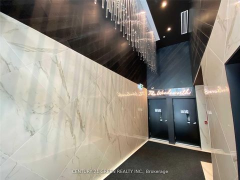 Photo 1 at 204 - 458 Richmond Street W, Waterfront Communities C1, Toronto