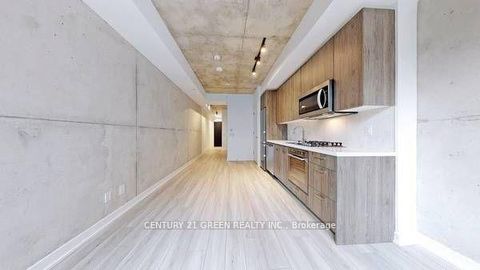 Photo 4 at 204 - 458 Richmond Street W, Waterfront Communities C1, Toronto