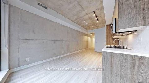Photo 5 at 204 - 458 Richmond Street W, Waterfront Communities C1, Toronto