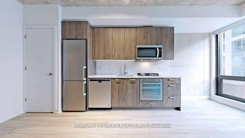 Photo 8 at 204 - 458 Richmond Street W, Waterfront Communities C1, Toronto