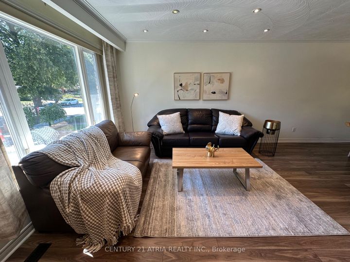 Photo 18 at 18 Reiber Crescent, Steeles, Toronto