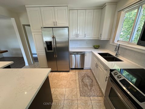 Photo 10 at 18 Reiber Crescent, Steeles, Toronto