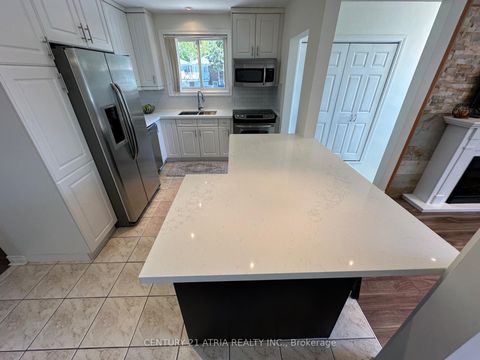 Photo 13 at 18 Reiber Crescent, Steeles, Toronto