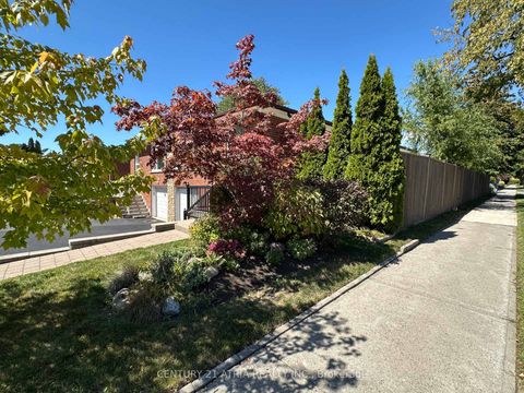 Photo 35 at 18 Reiber Crescent, Steeles, Toronto