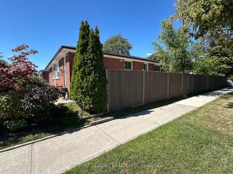 Photo 36 at 18 Reiber Crescent, Steeles, Toronto