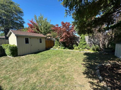 Photo 40 at 18 Reiber Crescent, Steeles, Toronto