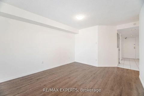 Photo 13 at 305 - 100 Arbors Lane, West Woodbridge, Vaughan