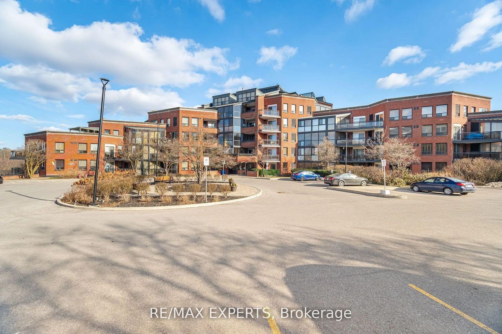 305 - 100 Arbors Lane, West Woodbridge, Vaughan 