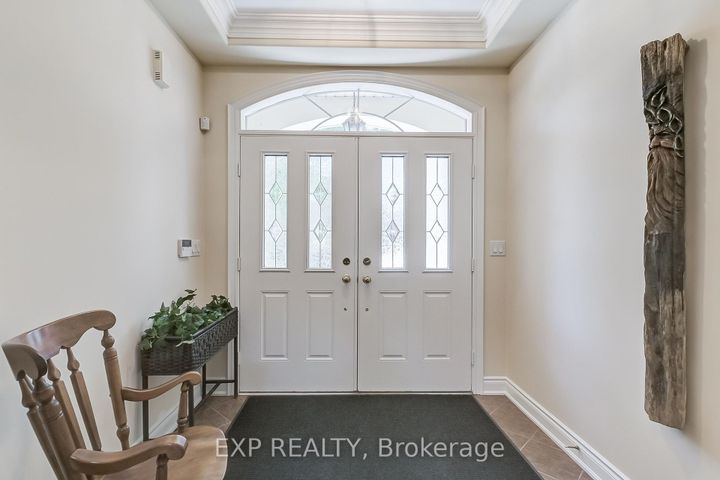 Photo 2 at 806 Hidden Grove Lane, Lorne Park, Mississauga