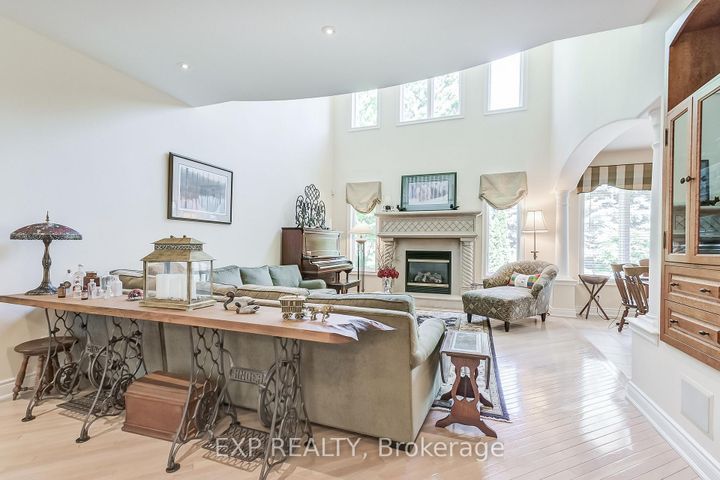 Photo 3 at 806 Hidden Grove Lane, Lorne Park, Mississauga