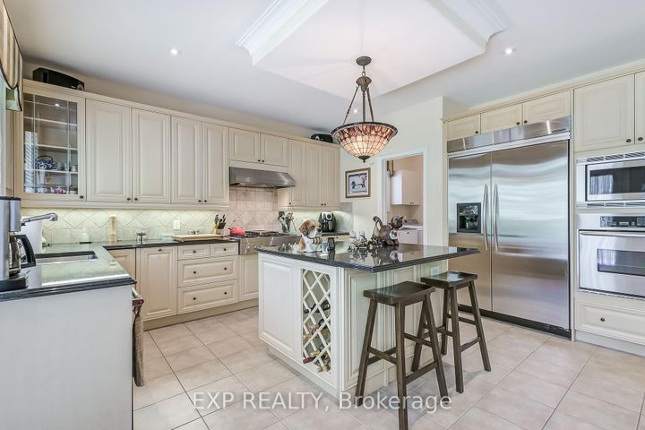 Photo 5 at 806 Hidden Grove Lane, Lorne Park, Mississauga
