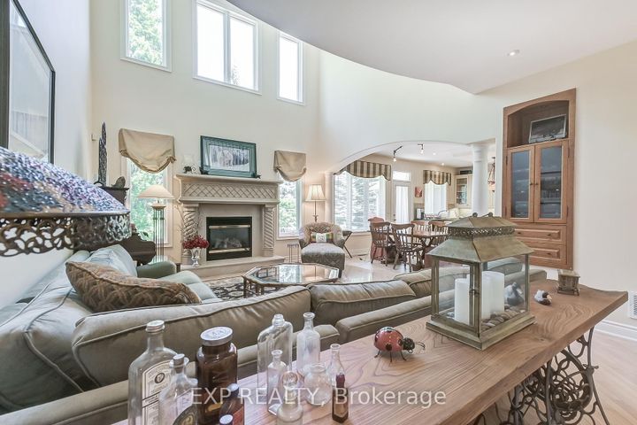 Photo 6 at 806 Hidden Grove Lane, Lorne Park, Mississauga