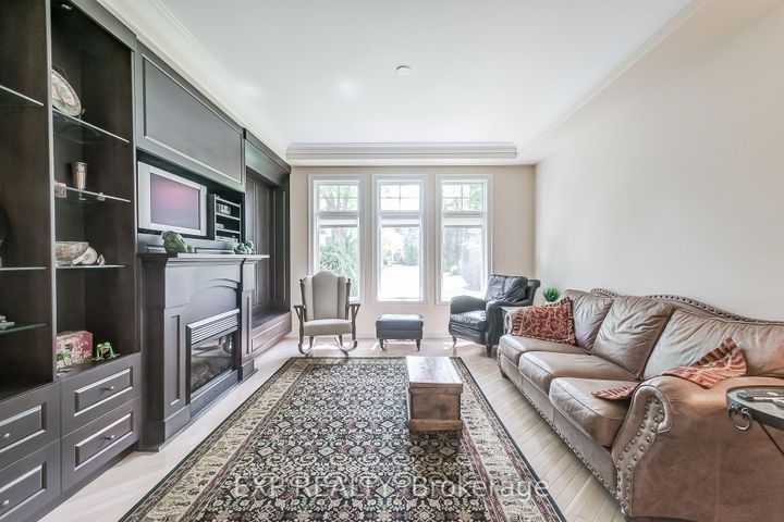 Photo 10 at 806 Hidden Grove Lane, Lorne Park, Mississauga