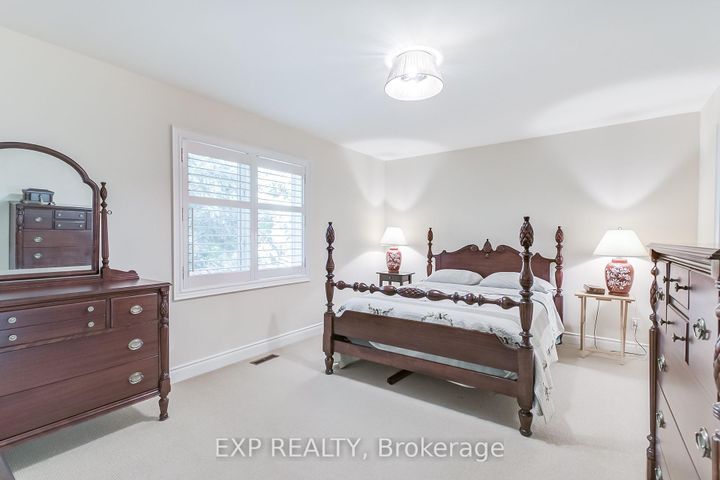 Photo 17 at 806 Hidden Grove Lane, Lorne Park, Mississauga