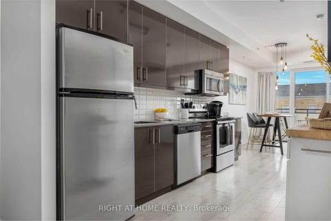 Photo 17 at 410 - 760 The Queensway, Queensway, Toronto