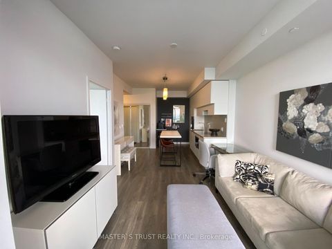 Photo 11 at 5007 - 8 Eglinton Avenue E, Mount Pleasant West, Toronto