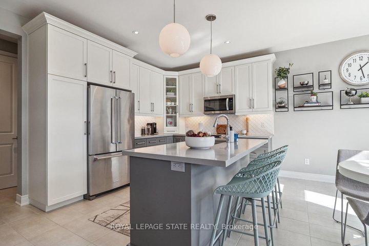 Photo 6 at 11 Secinaro Avenue, Ancaster, Hamilton