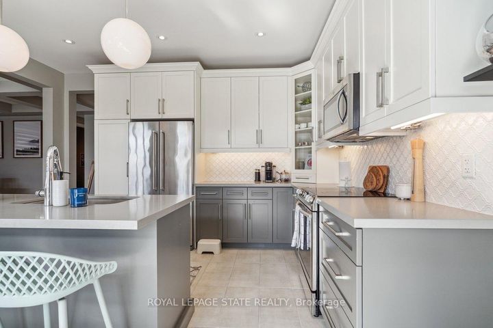 Photo 9 at 11 Secinaro Avenue, Ancaster, Hamilton