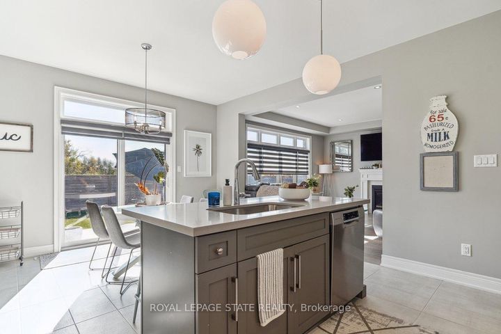 Photo 11 at 11 Secinaro Avenue, Ancaster, Hamilton