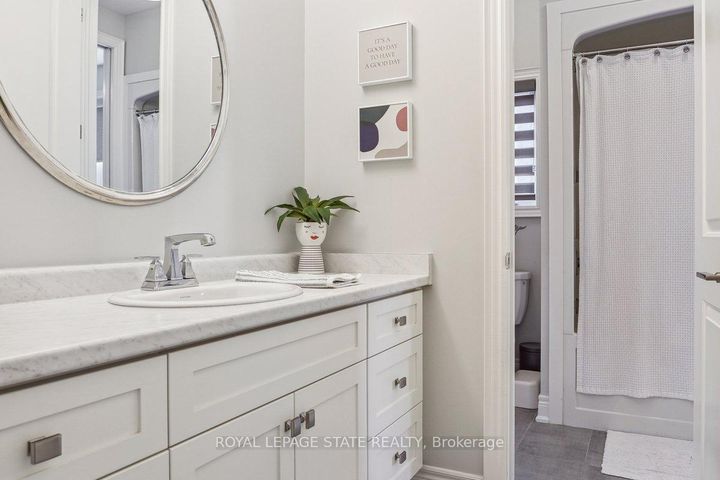 Photo 26 at 11 Secinaro Avenue, Ancaster, Hamilton