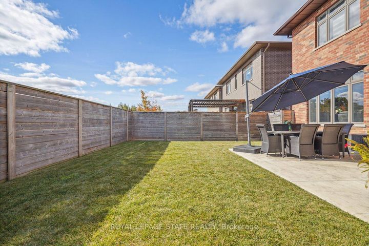 Photo 32 at 11 Secinaro Avenue, Ancaster, Hamilton