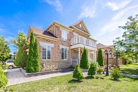 Photo 1 at 73 Hollywood Hill Circle, Vellore Village, Vaughan